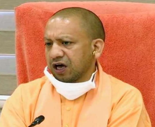 CM योगी का निर्देश, रोज दो घंटा अपने कार्यालय में अधिकारी करें जनसुनवाई गड़बड़ी भ्रष्टाचार