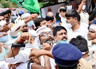 शाहनवाज आलम की गिरफ्तारी पर फूटा कांग्रेस का गुस्सा, प्रदर्शन के लिए जा रहे प्रदेश अध्यक्ष समेत दर्जनों गिरफ्तार शाहनवाज आलम