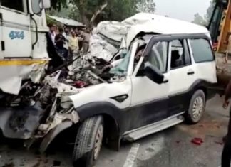 स्कार्पियो कंटेनर टक्कर