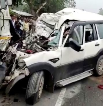 स्कार्पियो कंटेनर टक्कर