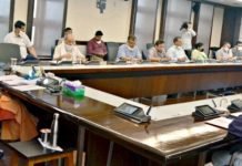 बोले CM योगी, “अनलॉक का अर्थ अनुशासन, नियम तोड़ने वालों पर करें सख्त कार्रवाई, नोएडा समेत छह जिलों का खास ध्यान रखने का भी दिया निर्देश” अनलॉक का अर्थ अनुशासन