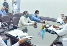 लखनऊ में कोरोना की रोकथाम के लिए कैबिनेट मंत्री ने CMO से कहा, हर दिन करें अस्पतालों का निरीक्षण, ये निर्देश भी दिए सीएमओ नरेंद्र अग्रवाल