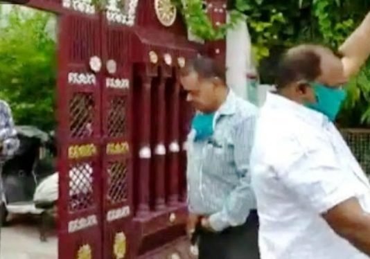 अब विकास दुबे के लखनऊ स्थित मकान को ढहाने की तैयारी शुरू, LDA ने की नपाई, भाई के घर पर भी सरकारी निगांह विकास दुबे के मकान