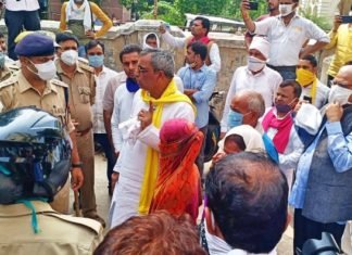 ब्‍यूरोक्रेट्स चला रहें सरकार