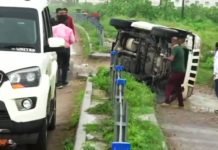 STF का दावा एनकाउंटर से पहले गाय-भैैैस आने से पलटी विकास दुबे वाली गाड़ी, फायरिंग व एक्सिडेंट में सात पुलिसकर्मी भी घायल गाय-भैसों का झुंड