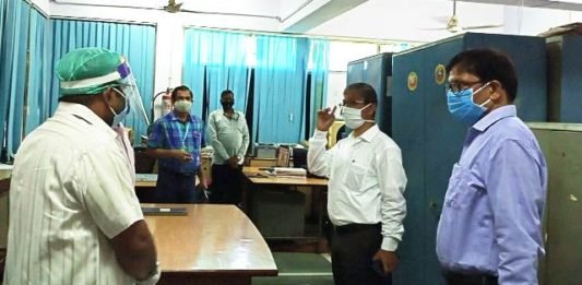 एकाएक LDA पहुंचे कमिश्नर ने किया कार्यालय का निरीक्षण, गंदगी व फाइलों के रख-रखाव पर जताई नाराजगी, दिए ये निर्देश एलडीए में कमिश्नर