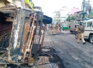 फेसबुक पोस्ट हिंसा