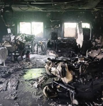 गुजरात के अस्पताल में आग लगने से तीन महिलाओं समेंत कोरोना के आठ संक्रमितों की दर्दनाक मौत कोविड-19 के अस्पताल में आग