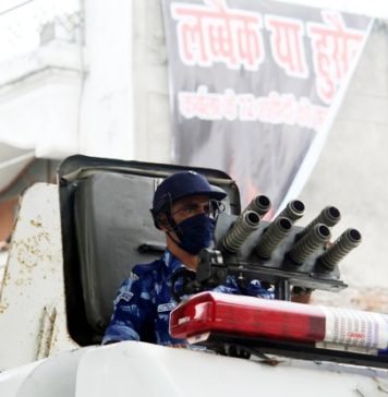 लॉकडाउन में मोहर्रम: पुराने लखनऊ में चप्पे-चप्पे पर पुलिस तैनात, बंद रही कर्बला, सड़कें भी सूनी, देखें खास तस्वीरें लॉकडाउन में मोहर्रम