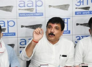 गोमतीनगर में AAP के कार्यालय का उद्घाटन कर संजय सिंह ने CM योगी से पूछा, दस दिन में तीन अफसर कैसे करेंगे 65 जिलों के घोटालों की जांच, गंभीर आरोप भी लगाएं संजय सिंह