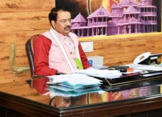 डिप्टी CM का PWD के अफसरों को निर्देश, “तेजी से कराएं सड़कों का निर्माण, आवागमन की सुविधा के साथ UP की अर्थव्यवस्था भी होगी मजबूत” वाह्य सहायतित परियोजना