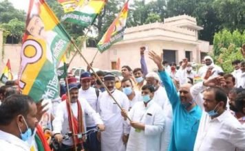 बेरोजगारी के खिलाफ साइकिल संदेश यात्रा को झंडी दिखाकर बोले शिवपाल, युवाओं को करेगी जागरुक साइकिल संदेश यात्रा