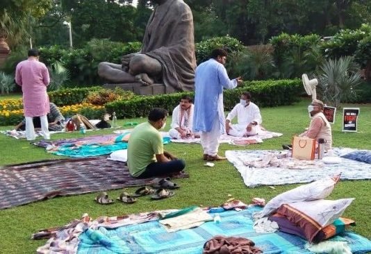 निलंबित सांसद