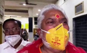 कमल प्रिंट वाला मास्क