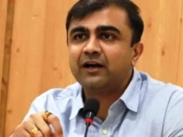 कोरोना काल में खुले स्कूल का निरीक्षण करने पहुंचे DM को मिली खामियां, कहा एपेडेमिक एक्ट के तहत होगी कार्रवाई एपेडेमिक एक्ट