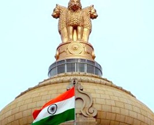 यूपी में 11 सीनियर IAS अफसरों का तबादला, कानपुर-आजमगढ़ समेत चार मंडलों के बदले कमिश्नर IAS अफसरों का तबादला