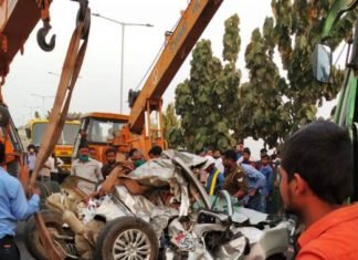 तेज रफ्तार बस