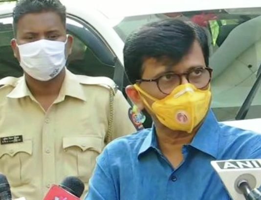 किसान देश की रीढ़, लेकिन सरकार उनकी समस्याओं को कर रही नजरअंदाज: संजय राउत किसान देश की रीढ़