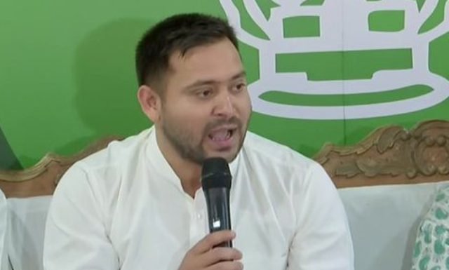 जनता को लेटर लिख तेजस्वी ने कहा, व्यवस्था में लगे जंग को है अब मिटाना तेजस्वी यादव