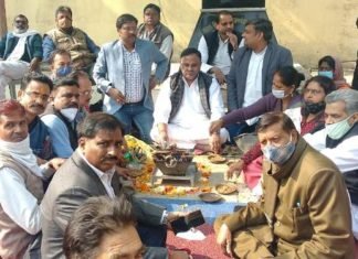 कृषि कानूनों के विरोध में रालोद ने लखनऊ में किया हवन हवन