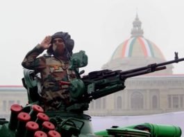 गणतंत्र दिवस की तैयारियों में जुटा लखनऊ, जवानों ने कदमताल कर विधानभवन के सामने दी सलामी फुल ड्रेस रिहर्सल