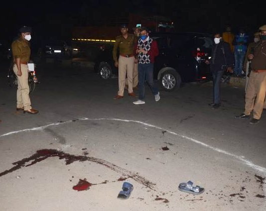 गैंगवार में पूर्व ब्लॉक प्रमुख को बदमाशों ने गोमतीनगर में किया छलनी, गोली लगने से साथी समेत दो अन्य भी घायल पूर्व ब्लॉक प्रमुख अजीत सिंह