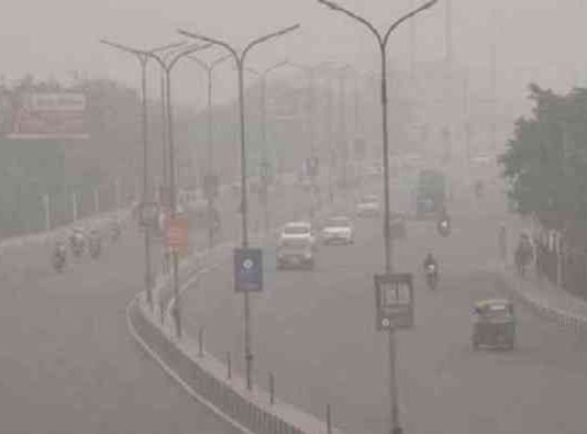 UP में गलन-ठिठुरन भरी सर्दी का दौर जारी, पूरे हफ्ते नहीं राहत के आसार गलन-ठिठुरन