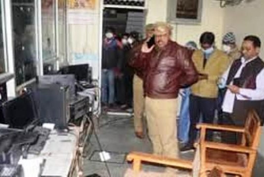 लोहिया हॉस्पिटल में MBBS के छात्र व कर्मियों में मारपीट, पर्चा काउंटर पर तोड़फोड़ लोहिया हॉस्पिटल