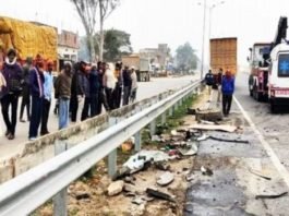 यूपी में दर्दनाक सड़क हादसा, शव ले जा रही एंबुलेंस कंटेनर से टकराई, पांच की मौत भदोही में सड़क हादसा