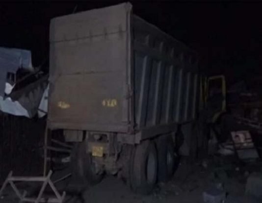 दर्दनाक: गुजरात में फुटपाथ पर सो रहे मजदूरों को ट्रक ने रौंदा, 15 की मौत, तीन की हालत गंभीर गुजरात में दर्दनाक हादसा