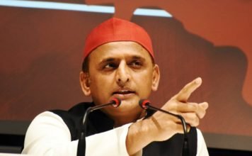 अखिलेश ने कहा, ‘डिवाइड एंड रूल‘ की रणनीति पर काम कर रही BJP, “जनता के साथ विपक्षी दलों को भी आपस में है लड़ाती” अखिलेश यादव