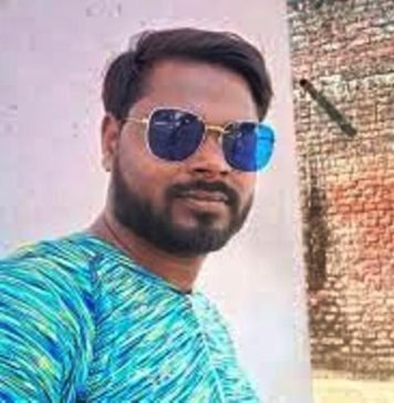 ट्रैक पर मिली पूर्व मंत्री गायत्री प्रजापति के भतीजे की सर कटी लाश, चुनावी रंजिश में हत्या का आरोप गायत्री प्रजापति के भतीजे