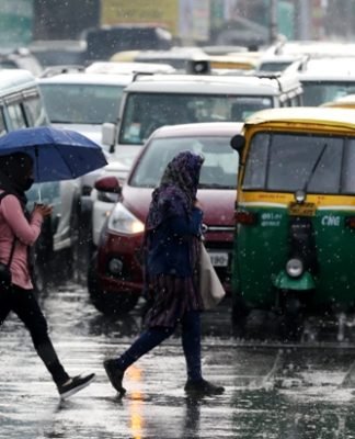 मौसम ने बदला तेवर