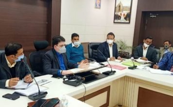 विद्यालयों में नहीं आ रहें बच्चे, कारण पता करने घर-घर भेजे जाएंगे शिक्षक, कमिश्नर ने अधिकारियों को दिया ये निर्देश कमिश्नर रंजन कुमार