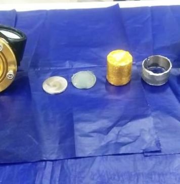 रेग्युलेटर में छिपाकर लाया जा रहा 33 लाख का सोना लखनऊ एयरपोर्ट पर इस वजह से गया पकड़ा सोना ऑक्सीजन रेग्युलेटर