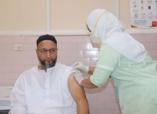 ओवैसी ने लगवाई वैक्‍सीन