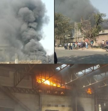 लखनऊ की आटा फैक्ट्री में लगी भीषण आग, मांगनी पड़ी एयरफोर्स से मदद आटा फैक्ट्री में आग