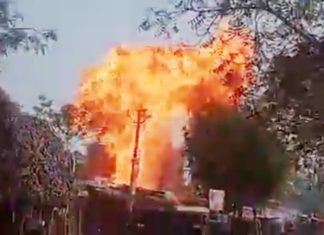 UP: दुकान में रखे 13 सिलेंडरों में एक के बाद एक विस्फोट, धमाके से उड़ी छत, दहले लोग गैस सिलेंडरों में विस्फोट