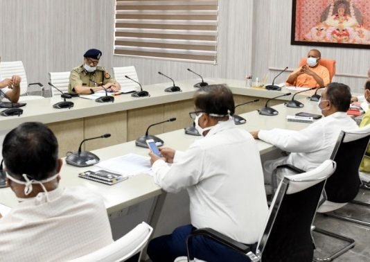 फील्‍ड में जाए अफसर