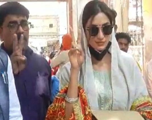 मिस इंडिया रनर अप दीक्षा सिंह