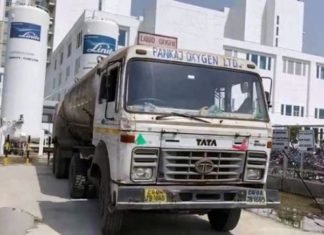 लखनऊ के मेदांता पहुंचा प्रियंका गांधी द्वारा भेजा गया ऑक्सीजन टैंकर मेदांता पहुंचा ऑक्सीजन टैंकर