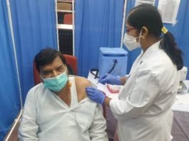 शिवपाल ने लगवाई वैक्‍सीन