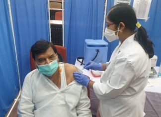 शिवपाल ने लगवाई वैक्‍सीन