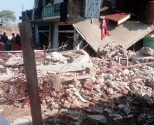 यूपी में सिलेंडर ब्लास्ट से मकान ढहा, महिला-बच्चों समेत आठ की मौत, 14 घायल सिलेंडर ब्लास्ट