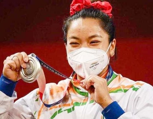 #TokyoOlympics: मीराबाई चानू ने इतिहास रच सिल्वर मेडल से खोला भारत का खाता, निशानेबाजी में भी पदक पक्का, फाइनल में पहुंचे सौरभ टोक्यो ओलंपिक