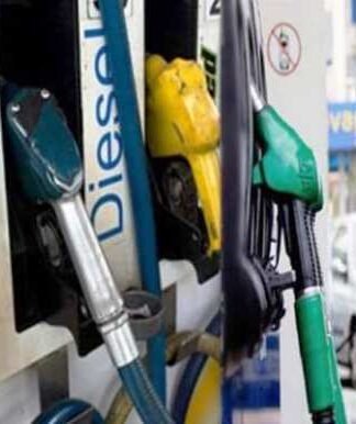 गैस सिलेंडर के बाद पेट्रोल-डीजल की कीमतों में इजाफा, 11 रुपए लीटर की बढ़ोतरी पेट्रोल-डीजल
