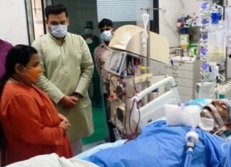 अस्पताल पहुंचीं उमा भारती