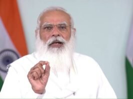 देश को संबोधित कर PM मोदी ने कोरोना पर चेताया, कहा कवच कितना भी हों मजबूत, युद्ध चल रहा तो नहीं डालते हथियार युद्ध में हथियार