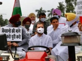ट्रैक्टर चलाकर संसद पहुंचे राहुल