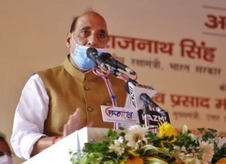 लालजी टंडन की प्रतिमा